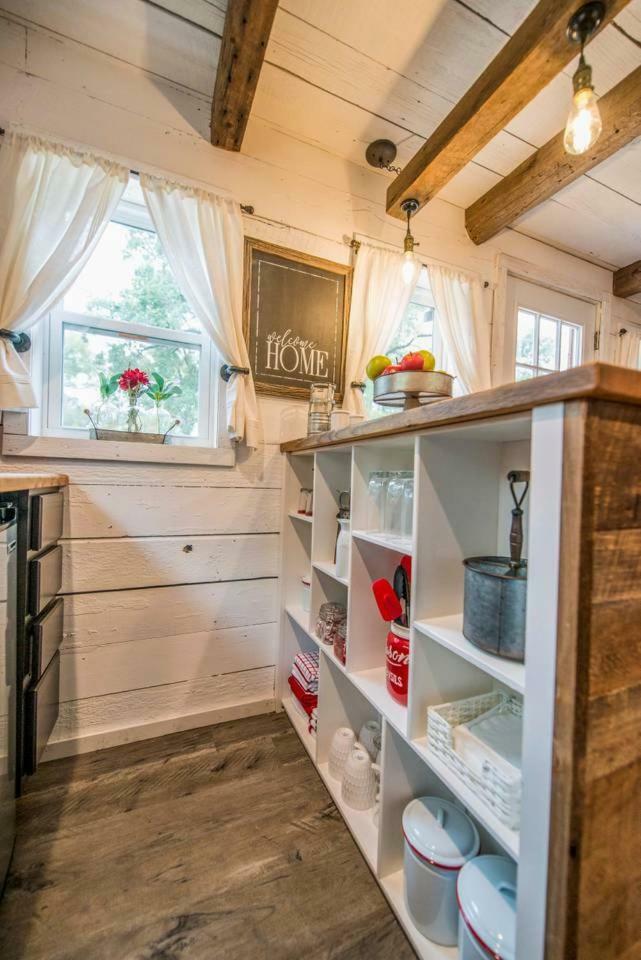 Cozy Cabin Little Red Hen 12 Min To Magnolia واكو المظهر الخارجي الصورة